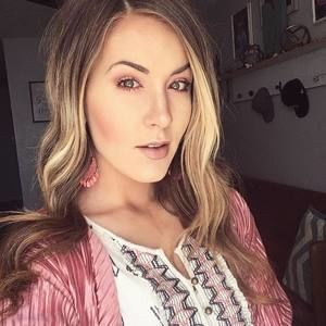 Meet your Posher, Macey